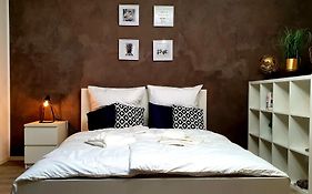 ☆Wow! Stylish Studio In Centre Near University☆
